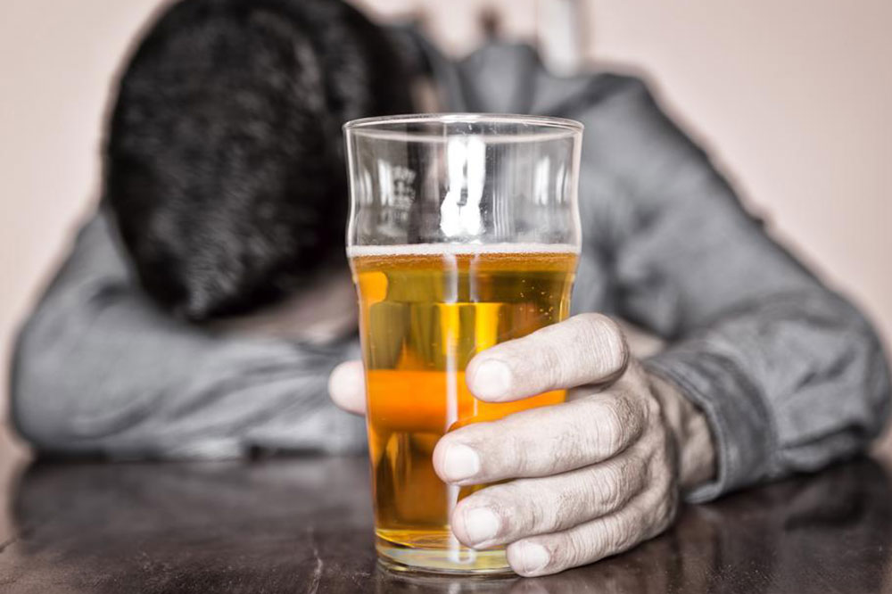 Symptoms and Treatment Options for Alcohol and Substance Abuse