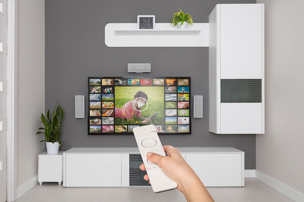The Pros and Cons Between Streaming Services and Cable